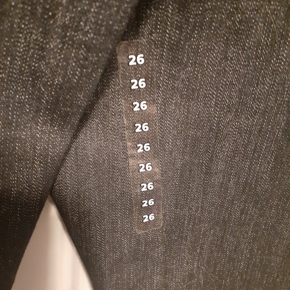 NWT - Dark Denim Capris - Picture 5 of 7